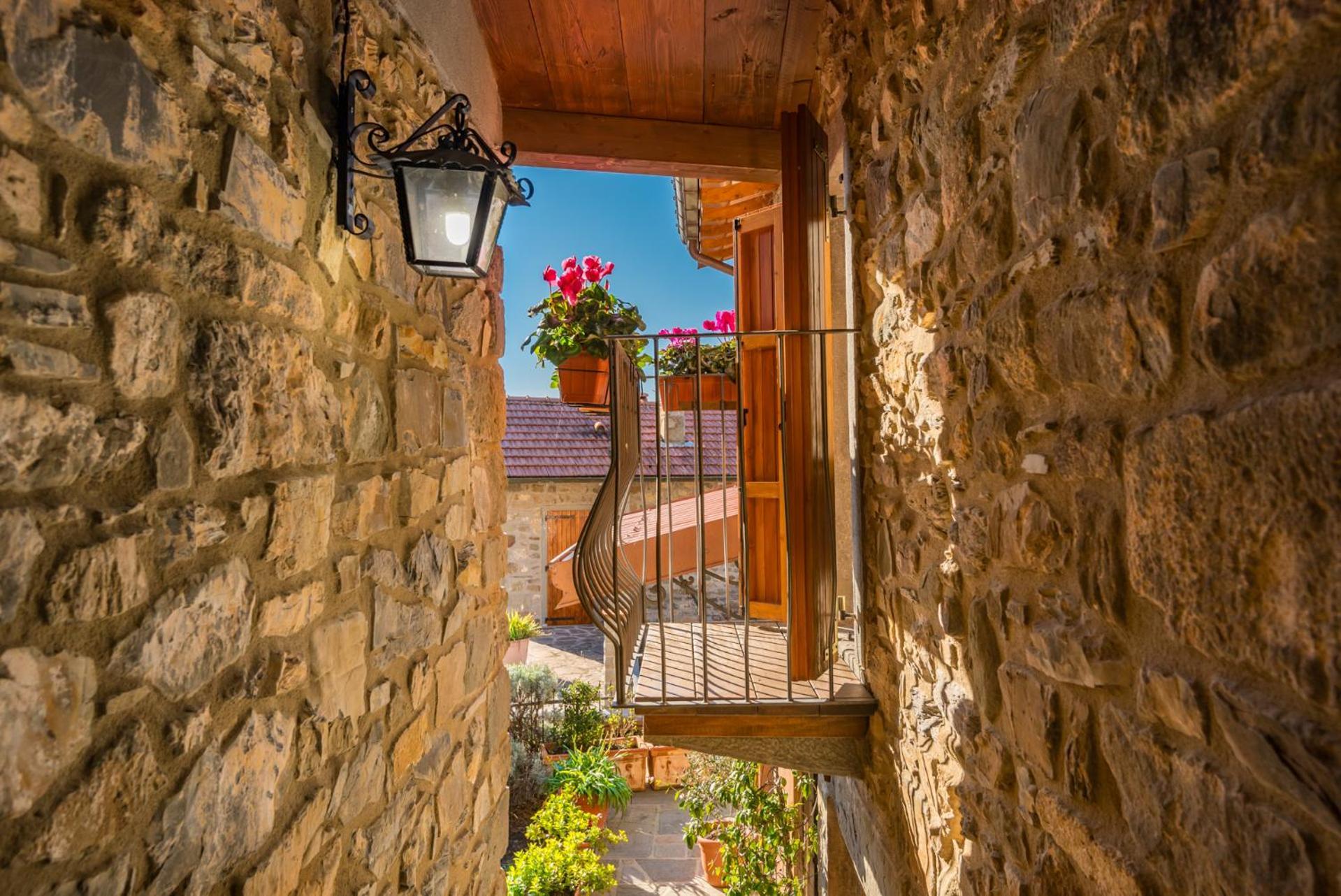 Vivi Luxury Country House Comano  Eksteriør bilde